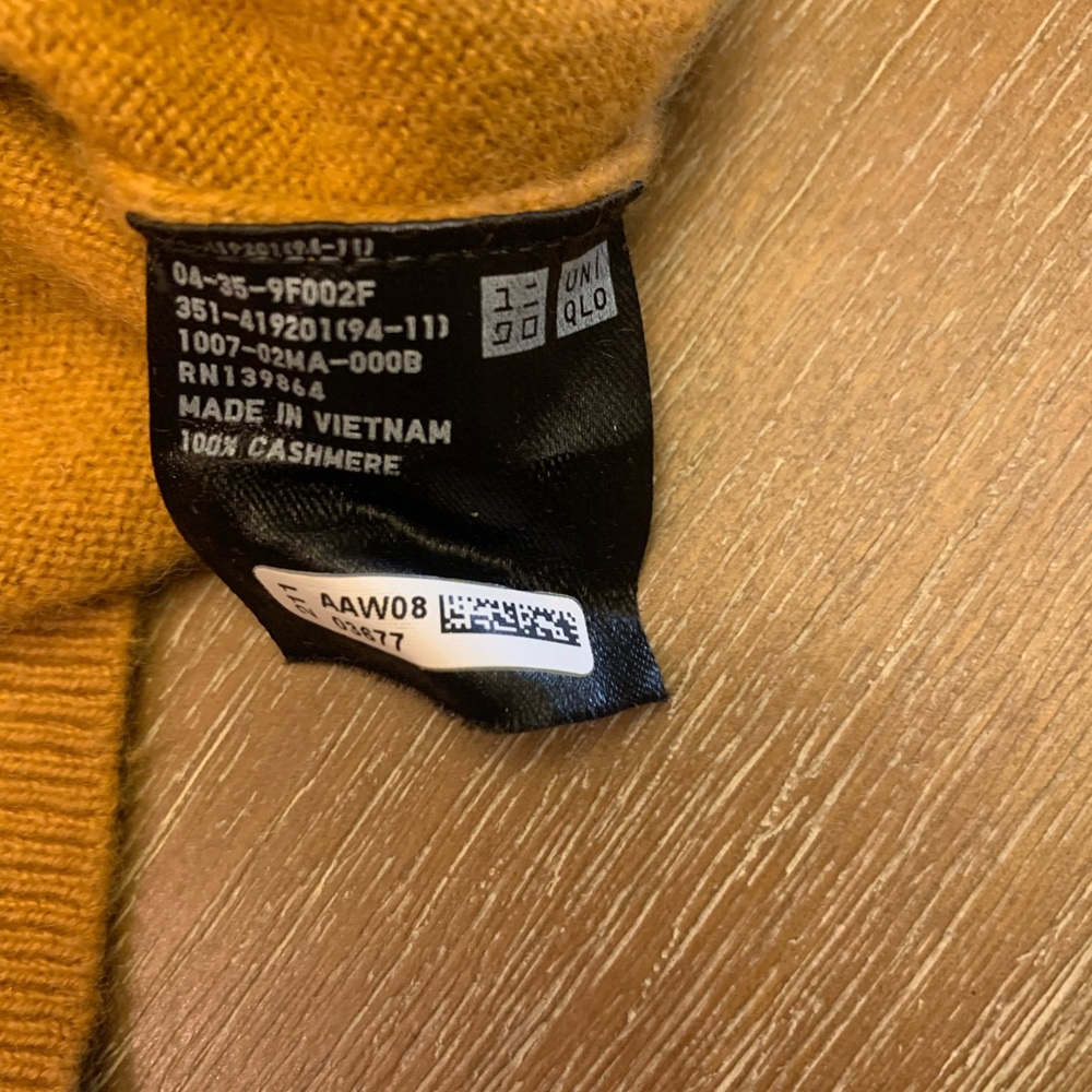 Uniqlo Mustard Crewneck Cashmere Sweater - Picture 5 of 8